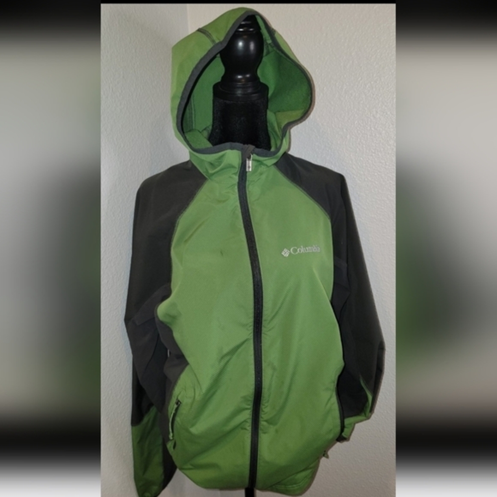 Columbia‎ Windbreaker jacket, Small